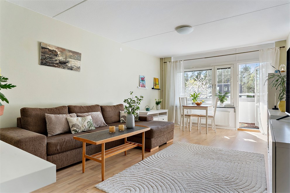 Väpnarstigen 10, 2tr