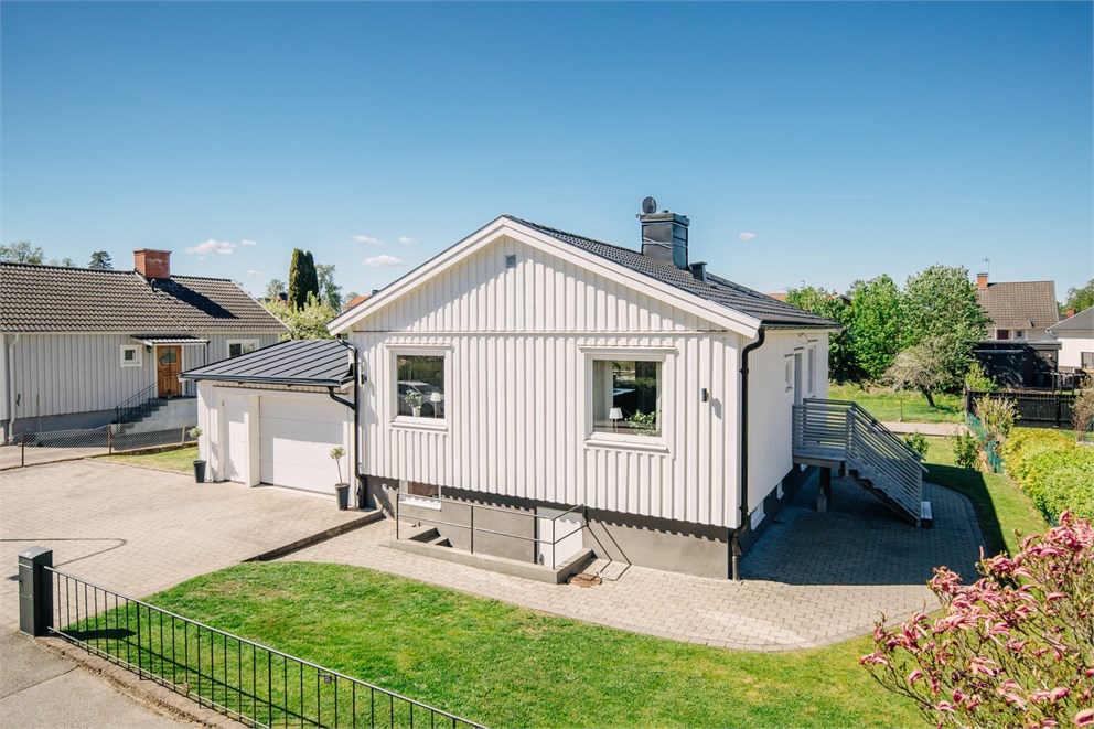 Lanthöjdsvägen 13