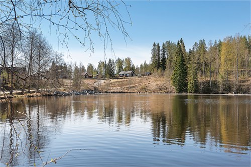 Vy mot huset från kvarnen
