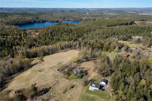 Gården Kåklevs Lid 11, nära Hedgärdessjön