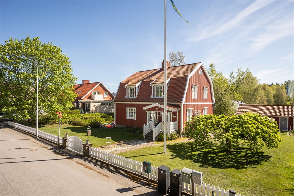 Kyrkvägen 9
