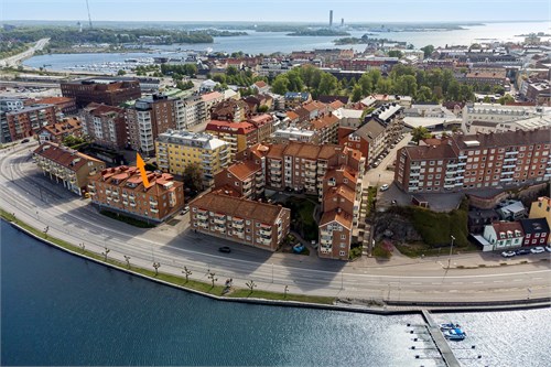 ...och sköna promenader längs kajen