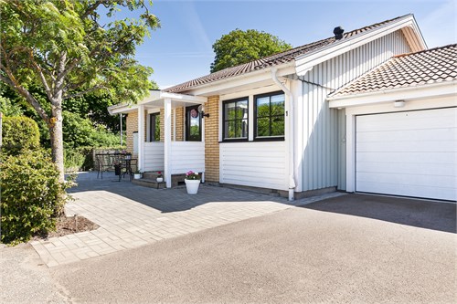 Törnrosgården 1