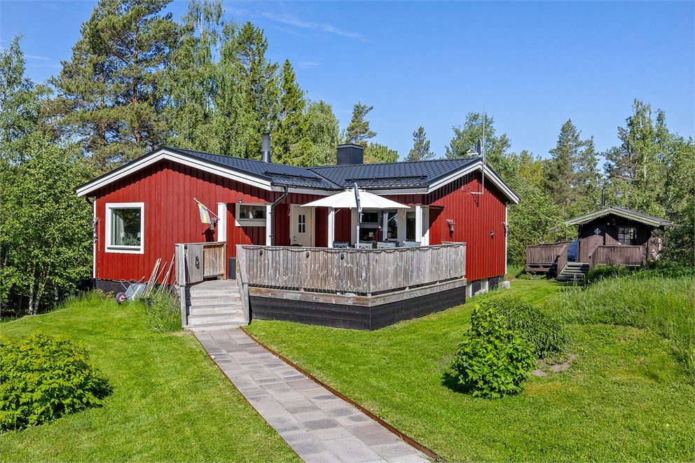 Falkvägen 8