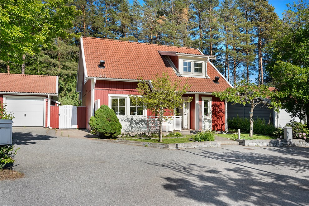 Herrgårdsvägen 5