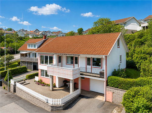 Rejäl villa i centrala Hunnebostrand