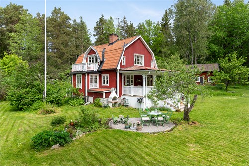 Fredriksrovägen 18
