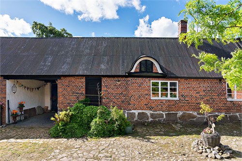 Vackra portalen till gården