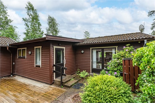 Välkomna in i huvudbyggnaden om 66 kvm