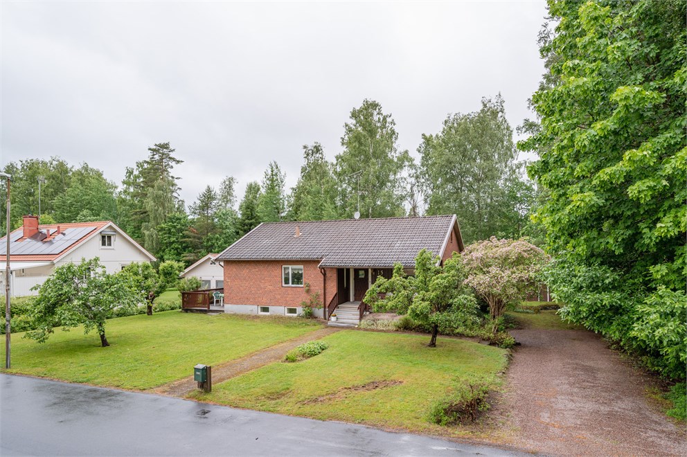 Klockarvägen 15