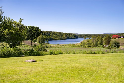 Östra Trösten 145, 147
