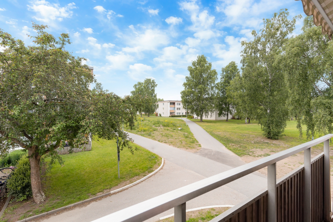 Hjortronvägen 75, 1tr – bild 12