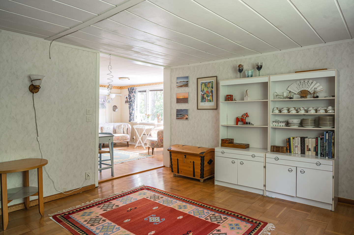 23