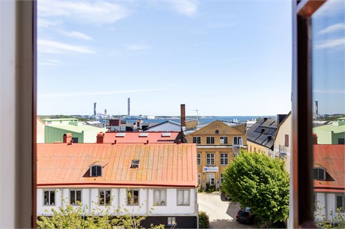 Bredgatan 13