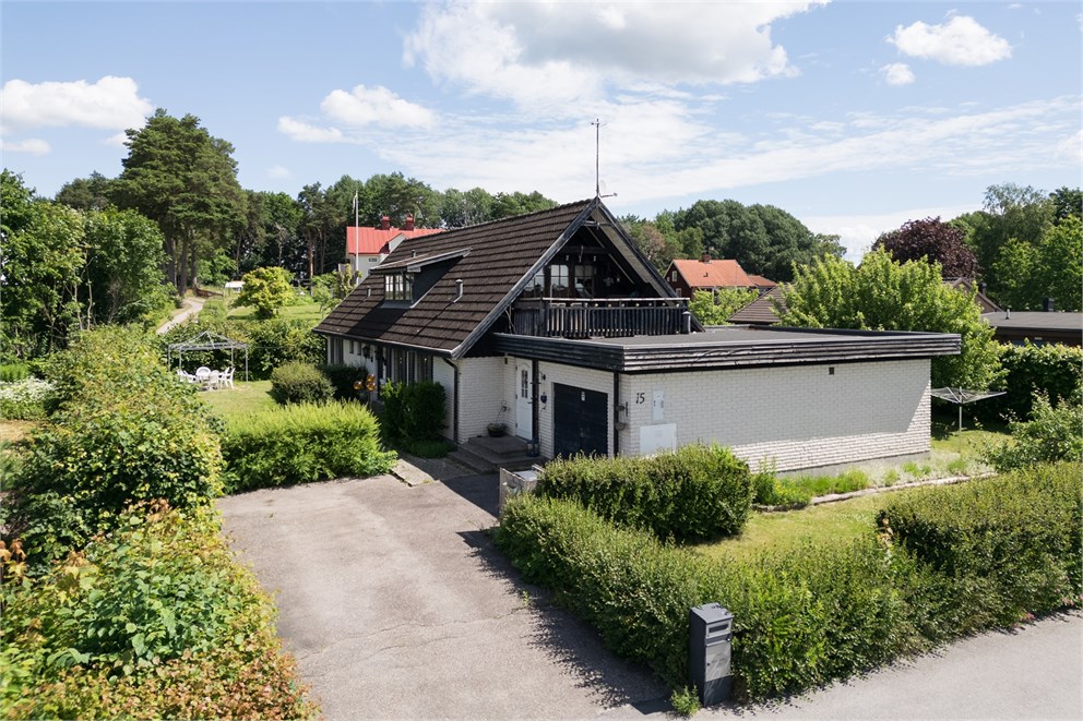 Länsmansvägen 15