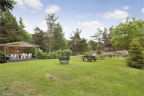 Gemensam grillplats på gården