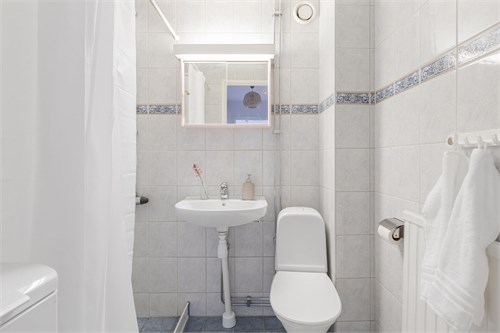 Stambytt helkaklat badrum/wc/tvätt med golvvärme