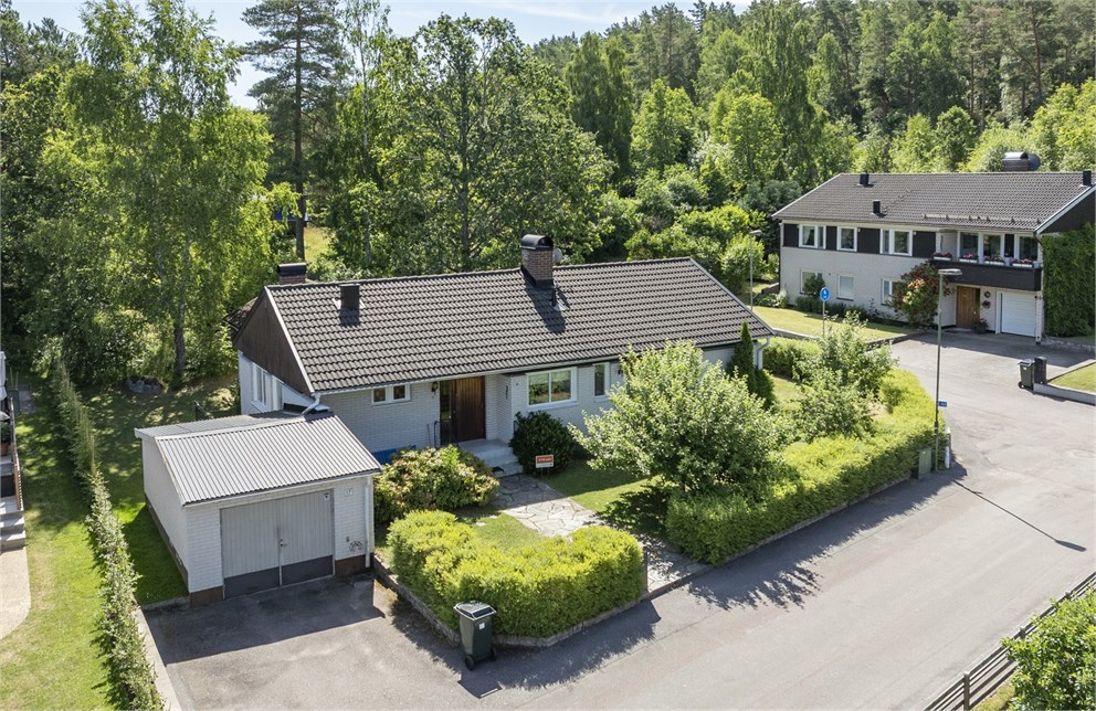 Lingonstigen 17