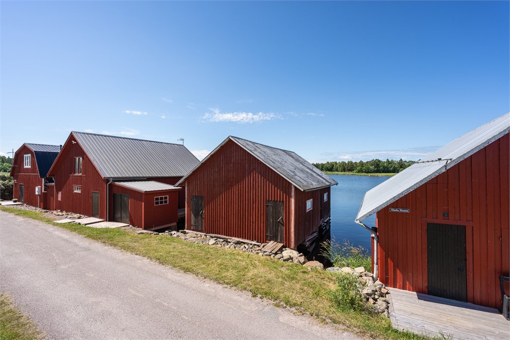Slada Hamn 418. Båthus på arrende.