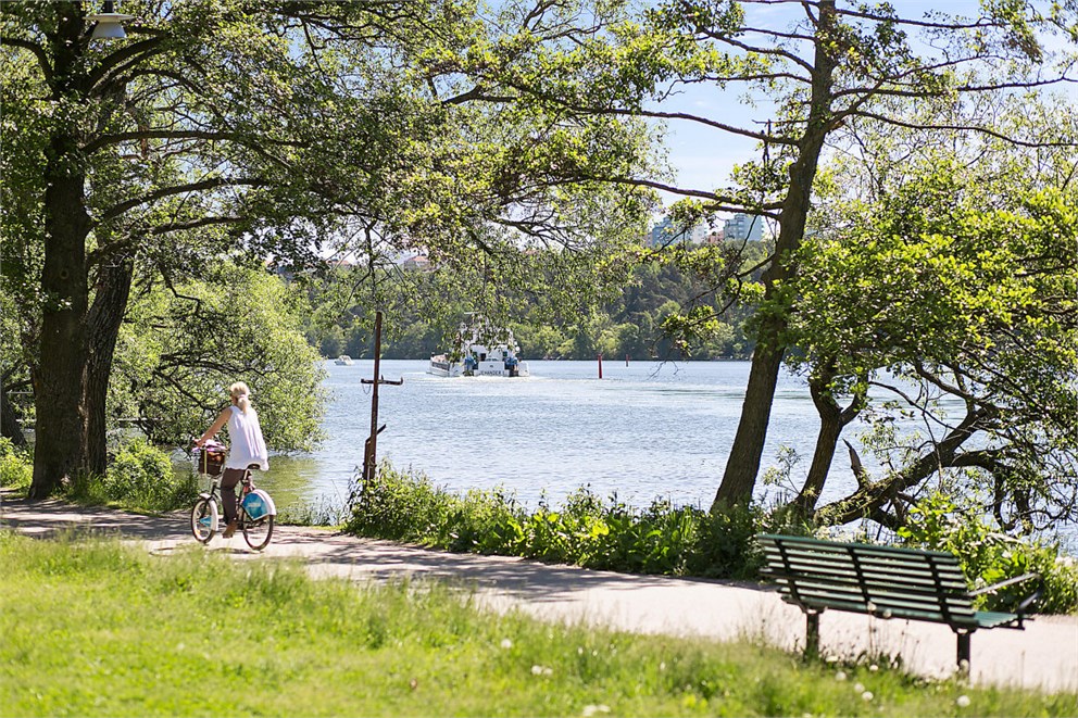 Promenadstråk utanför fastigheten