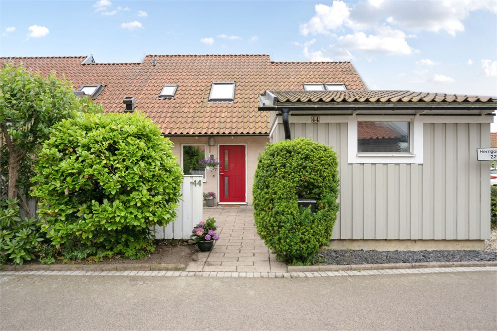 Herrgårdsvägen 44