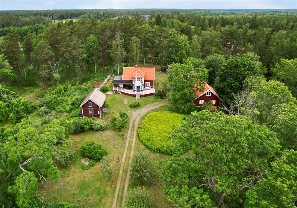 Ubby Gård, Molnbyvägen 27