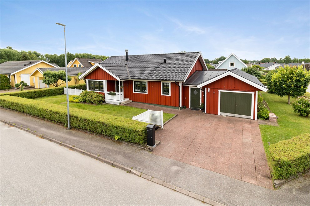 Hallonvägen 16