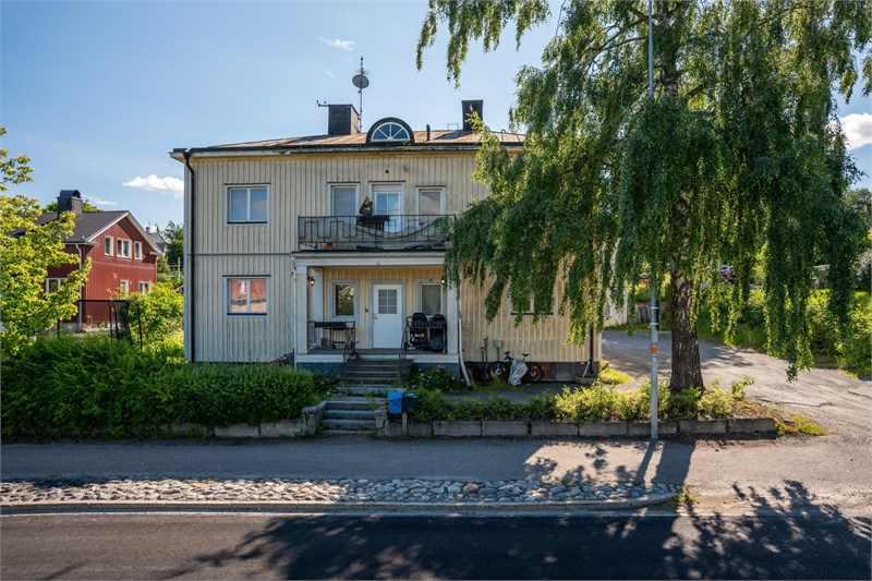Nedre byggnad