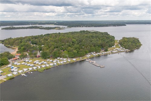 Belägen på underbara Dragsö camping...