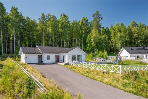 Hasselstigen 6