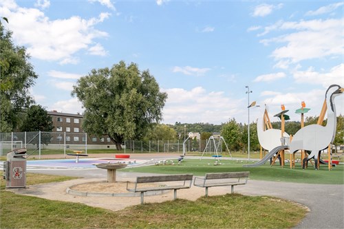 551042-420-1_012.jpg