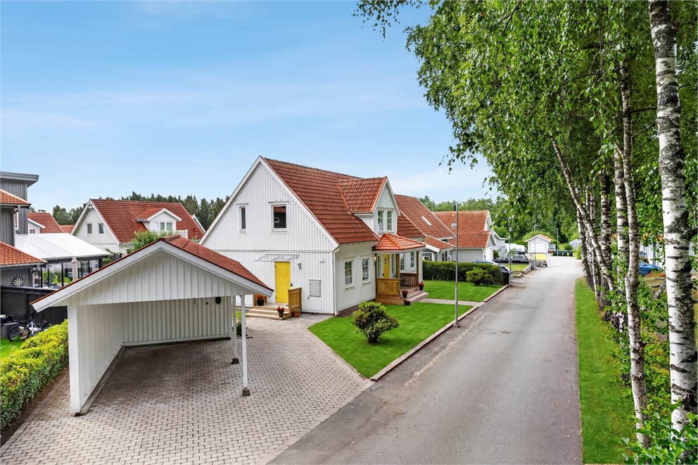 Kyrkbacken 12