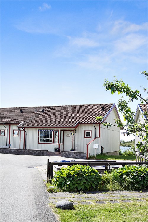 Slånbärsvägen 18A