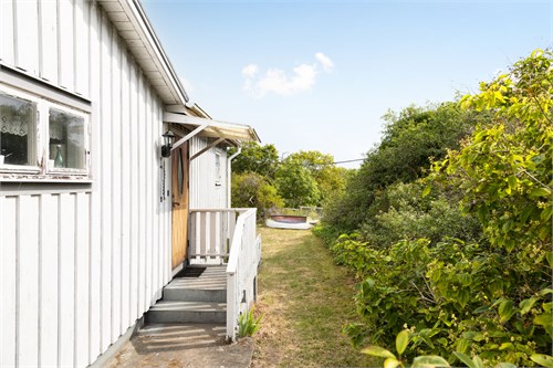 Entré till hus samt källare