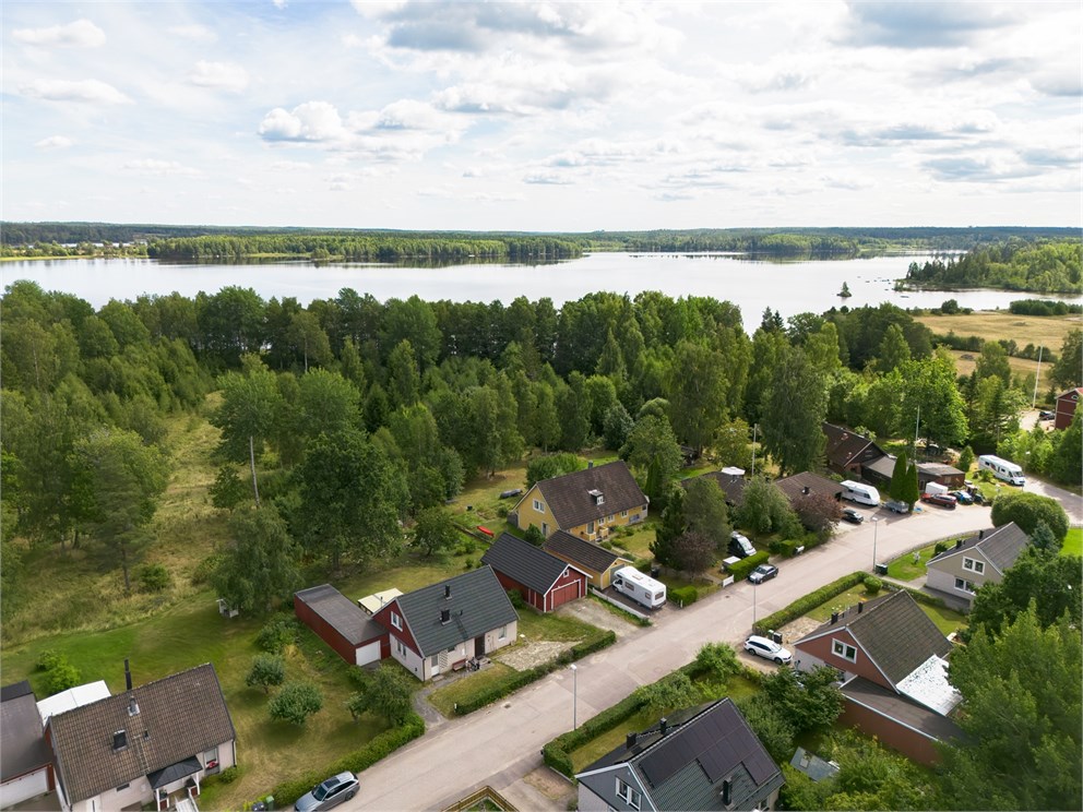 TEGELBRUKSVÄGEN 8