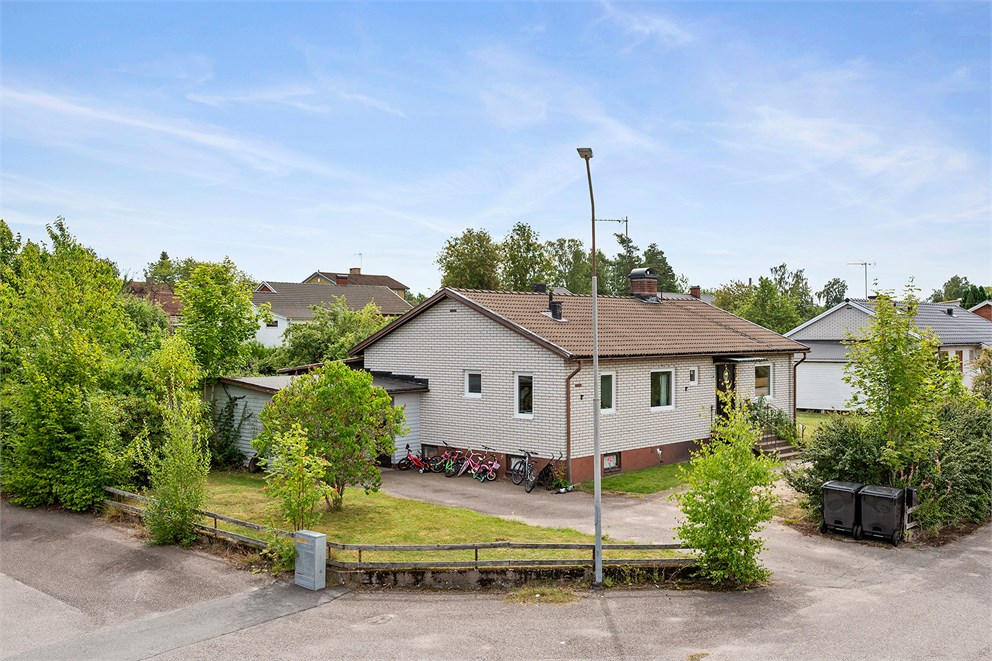 Rasthagsvägen 8