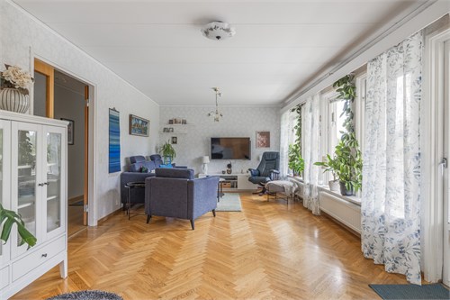 Fältvägen 19