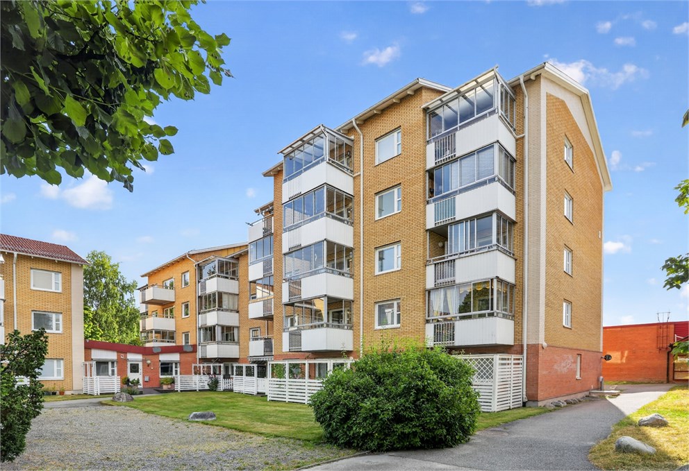 Almviksvägen 8