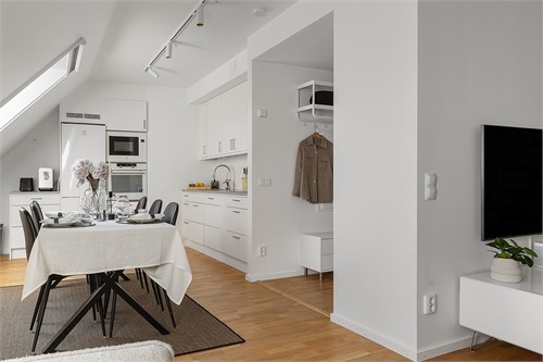 Skattsökargränd 8B - 1 rok + loft