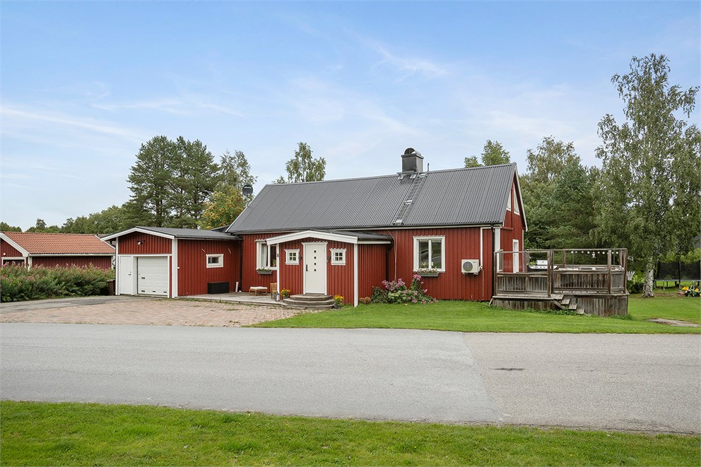 Kustlandsvägen 8