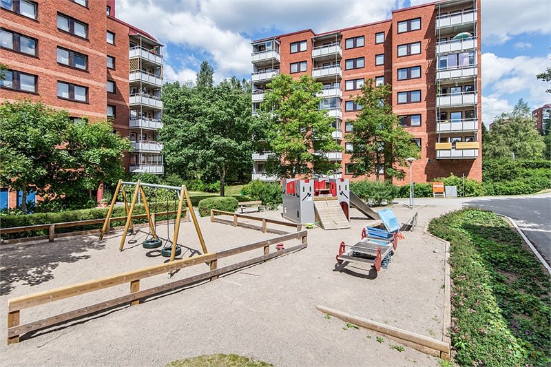 Föreningens gård med lekplats
