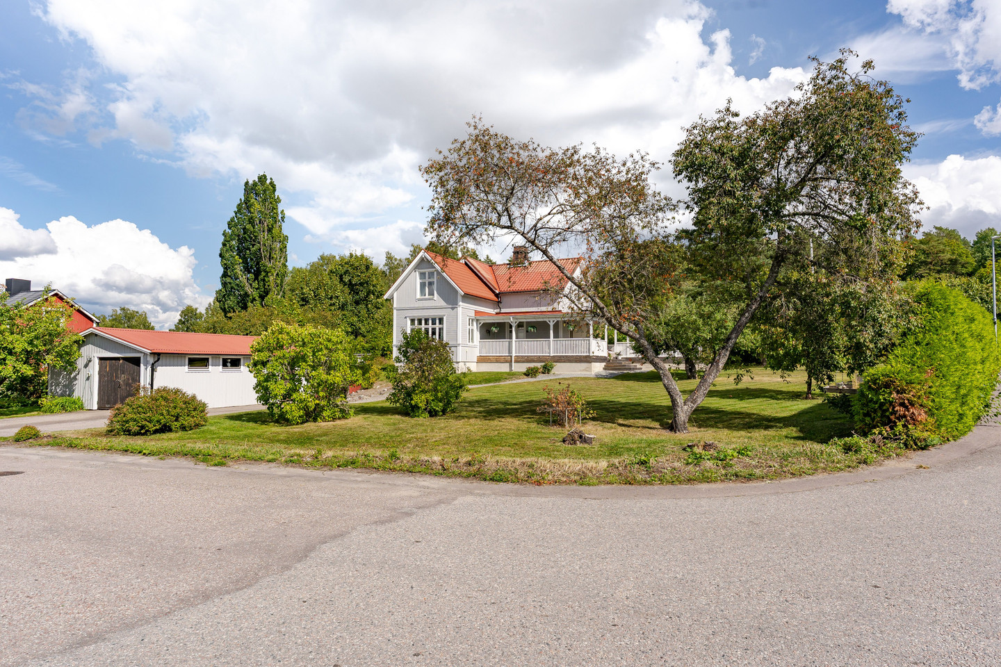 Hällbyvägen 11 – bild 2