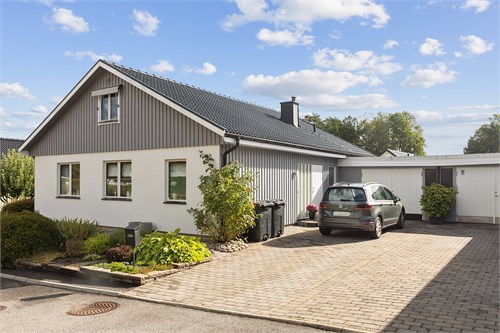 Välskött villa i 1,5-plan