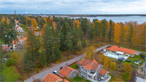 Kanotvägen 16, 18, 20