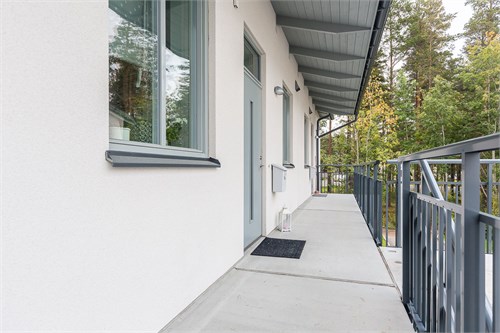 Entré via loftgång