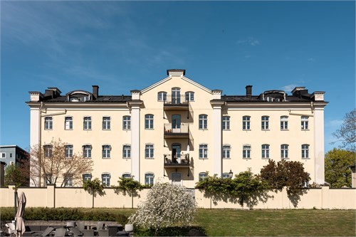 SLOTTSSTIGEN 1