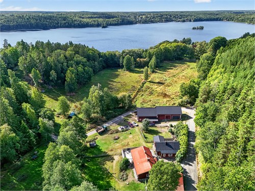 Lövvikens gård 1 och 2