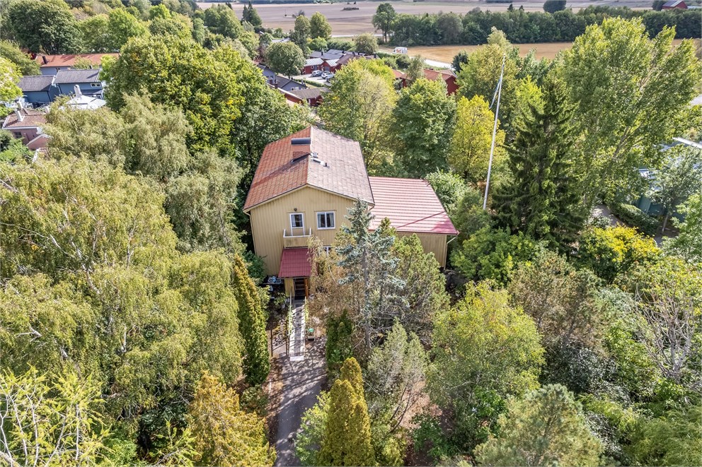 Kyrkbyvägen 10