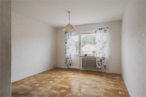 Hertig Karls gata 13