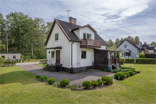 Östra vägen 11
